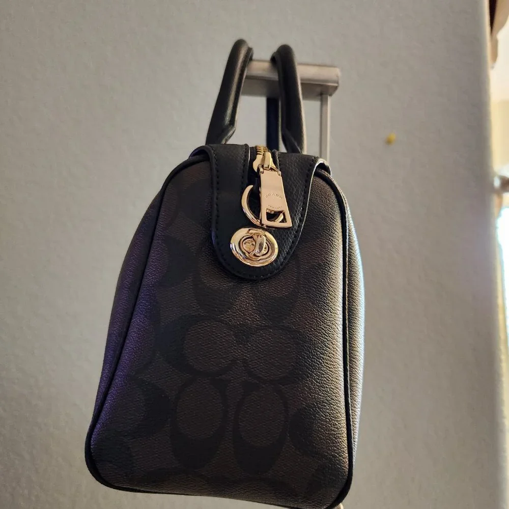 Coach Euc Signature Mini Bennett Shoulder Bag